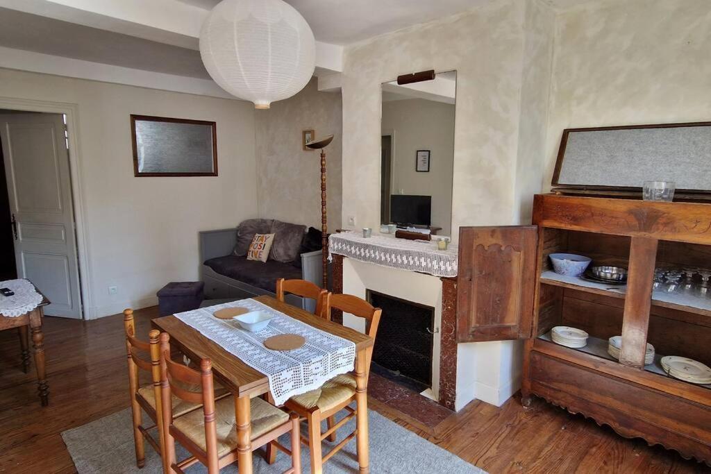 Appartement Dans Maison De Ville - 4 Personnes Oloron-Sainte-Marie Eksteriør billede